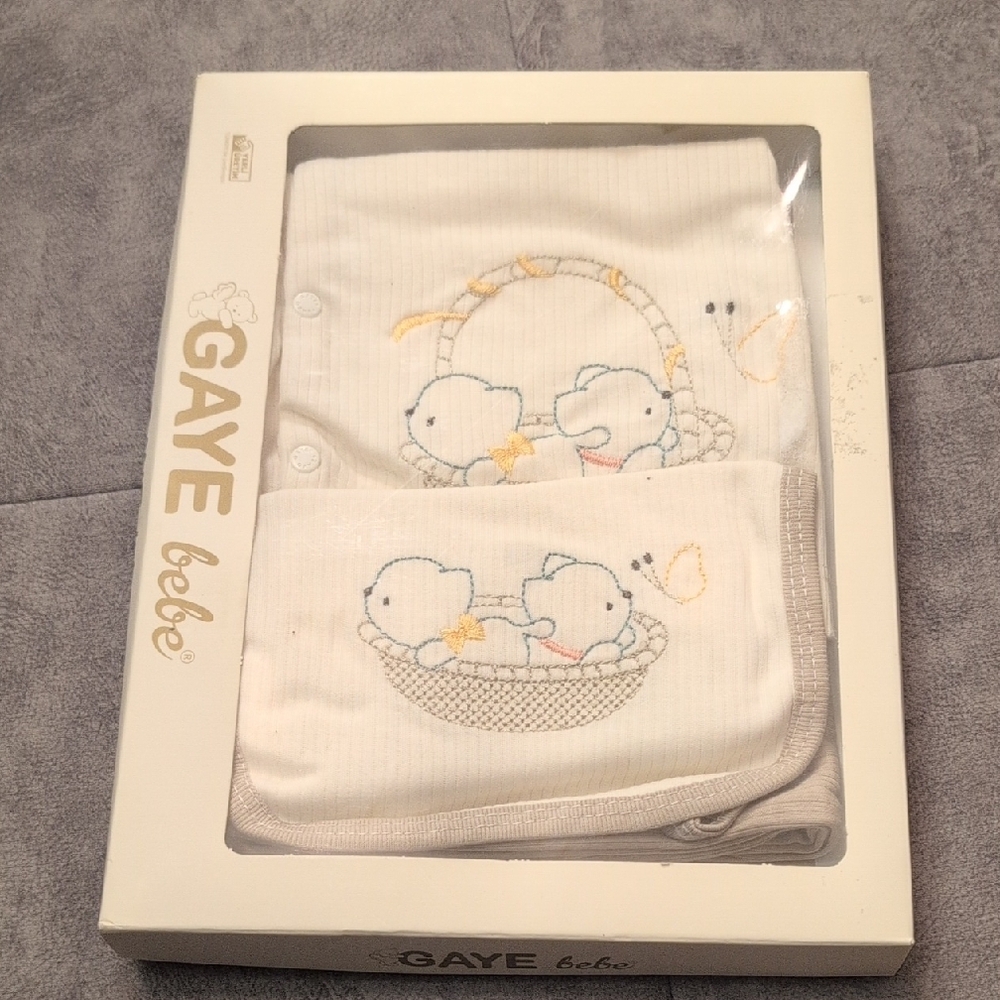 Gaye Bebe Baby Bodysuit Set - White with Pastel Embroidery